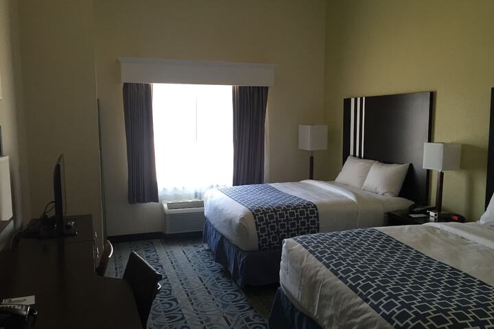 Room 25 of 28