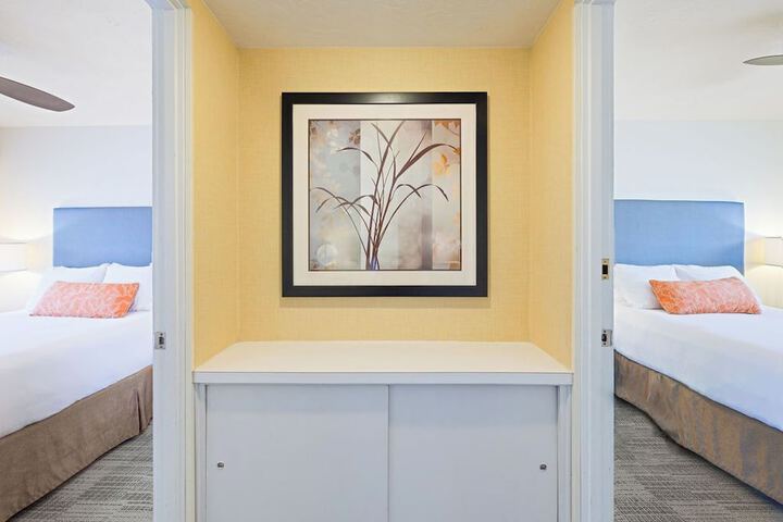 Lakeshore Inn