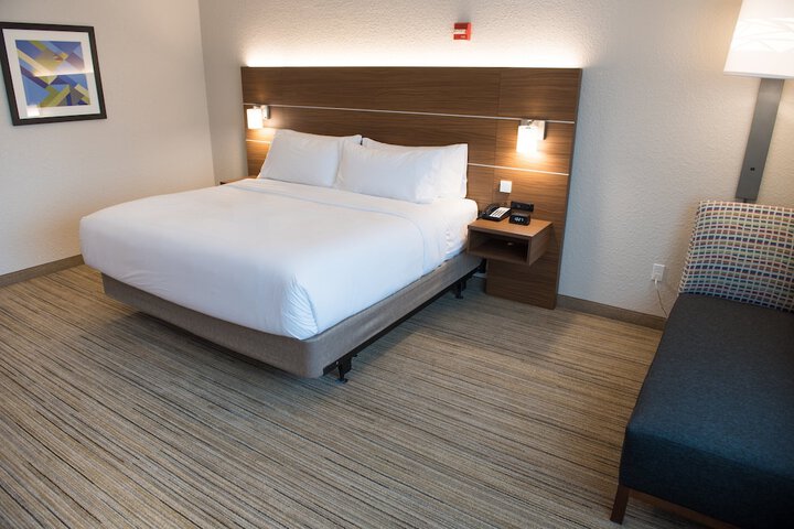 Holiday Inn Express & Suites Louisville N - Jeffersonville by IHG