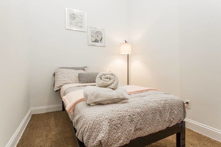 Room 5 of 17