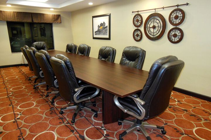 Holiday Inn Express & Suites Washington - Meadow Lands by IHG