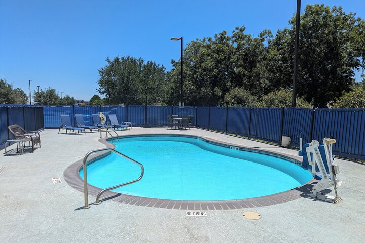 Holiday Inn Express & Suites New Braunfels by IHG