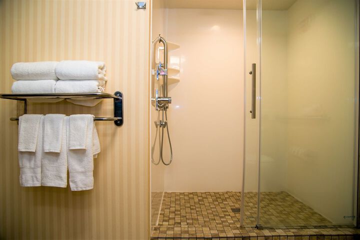 Room 15 of 37