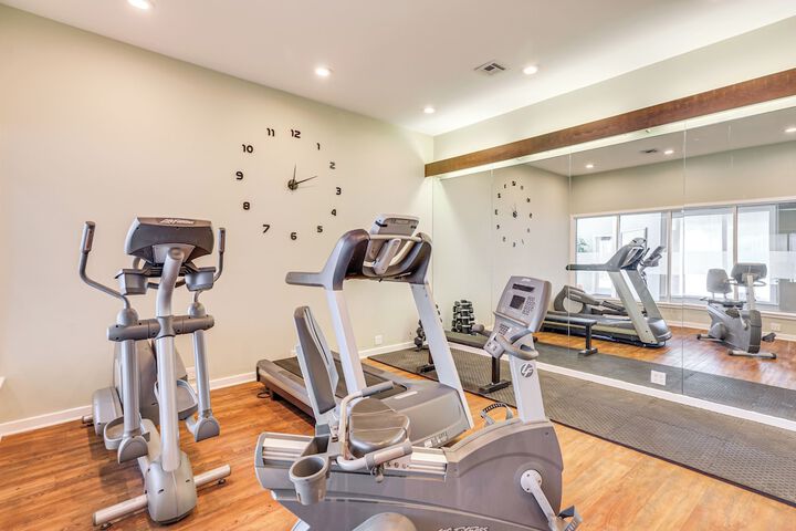 1 Mi to Mohegan Sun: Studio w / Golf Course Views