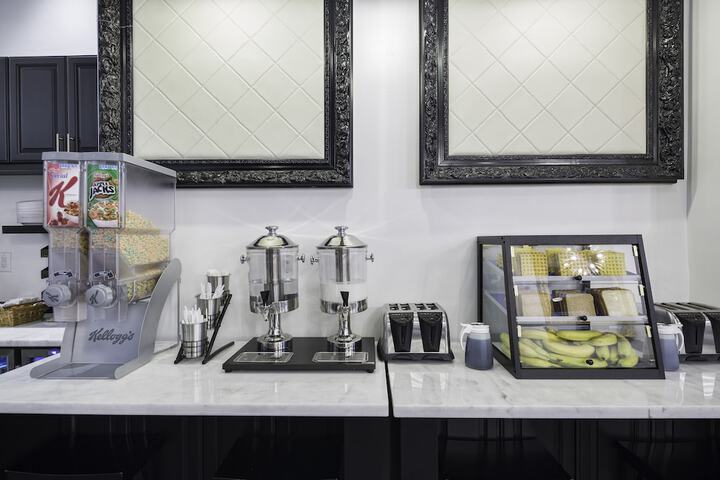 Breakfast/Coffee Service 39 of 42