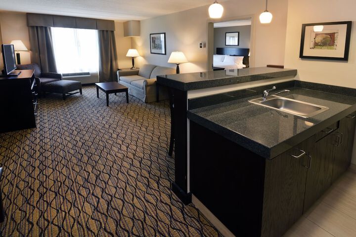 Room 15 of 34