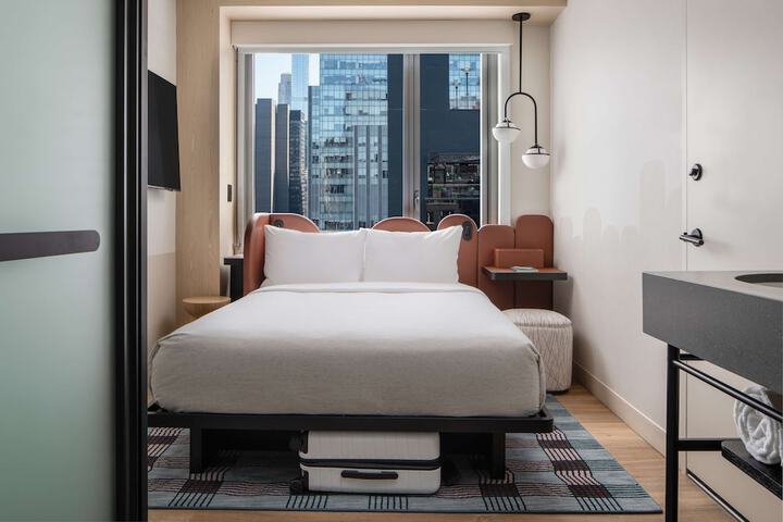 Room 44 of 57