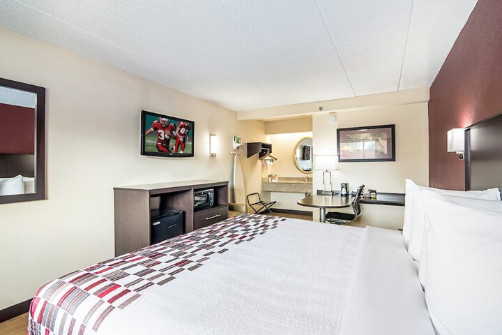 Room 9 of 25