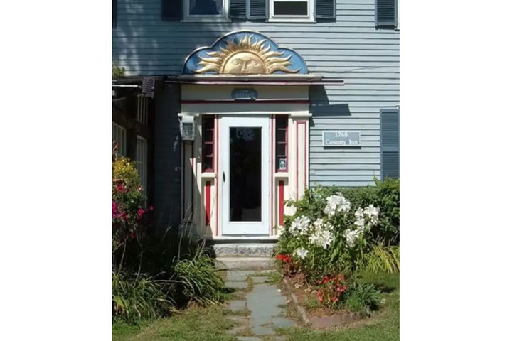 1768 COUNTRY INN