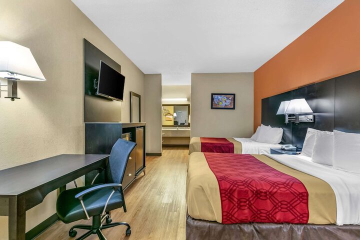 Room 22 of 34