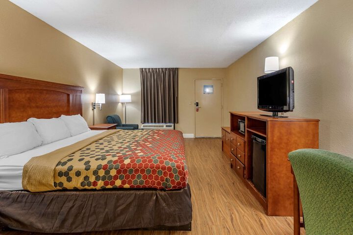 Room 8 of 23