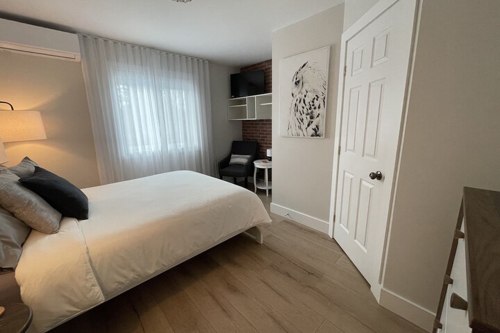 Room 35 of 60