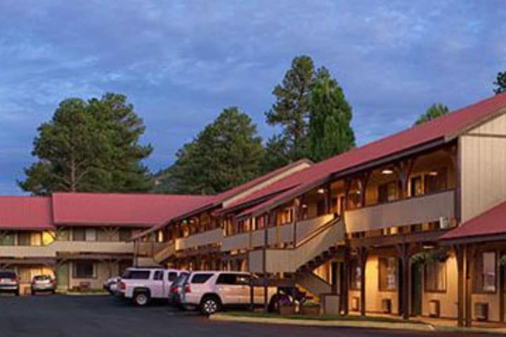 Hotel 7 of 27