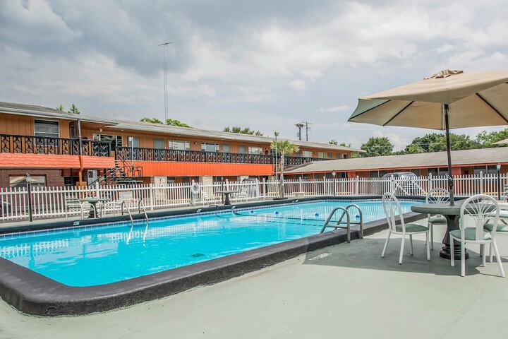Pool 7 of 49