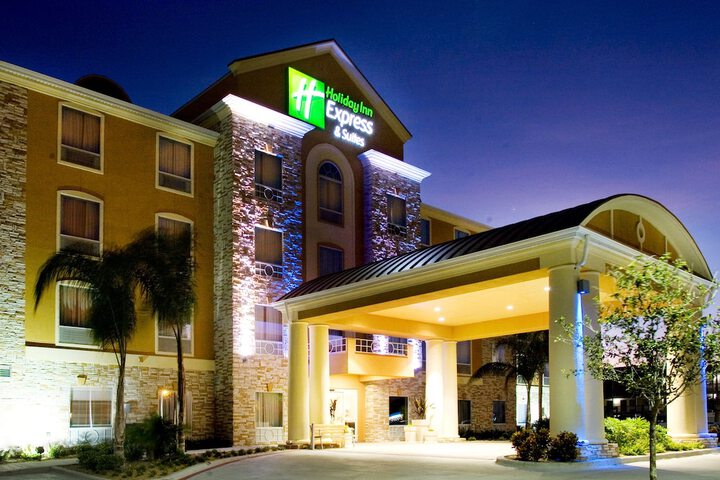 Hotel 2 of 35