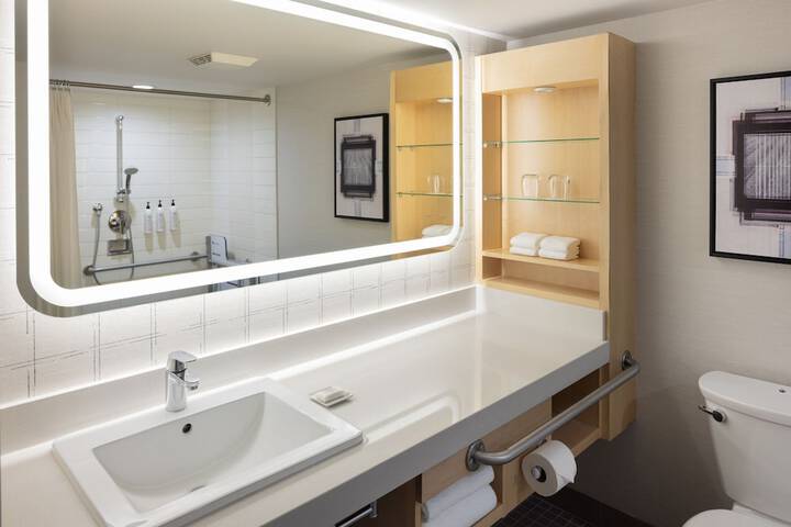 Delta Hotels by Marriott Grand Okanagan Resort