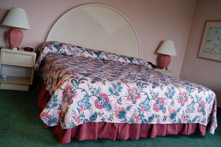 Room 27 of 34