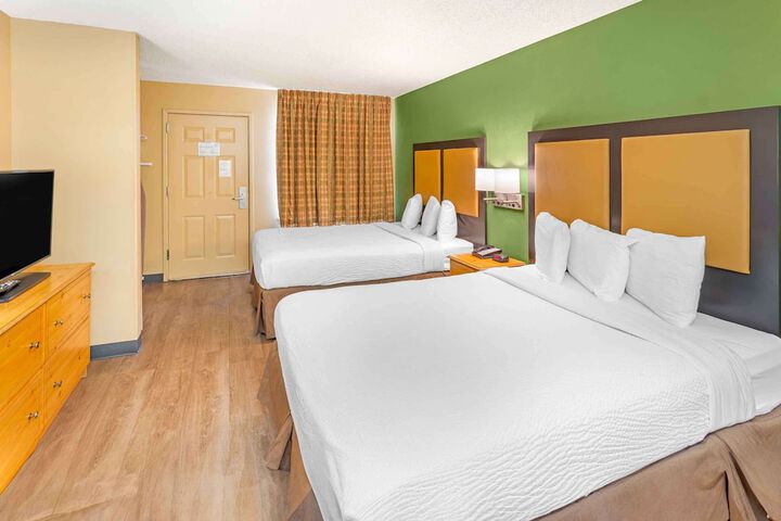 Room 32 of 41