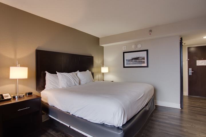 Room 15 of 37