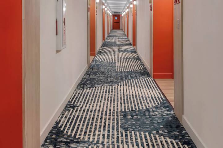 Ballroom/Hall 52 of 54