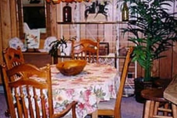 Dining 81 of 107