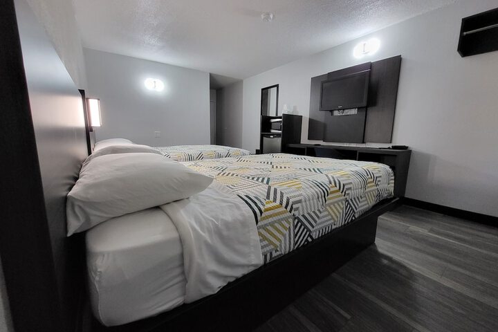 Room 13 of 40