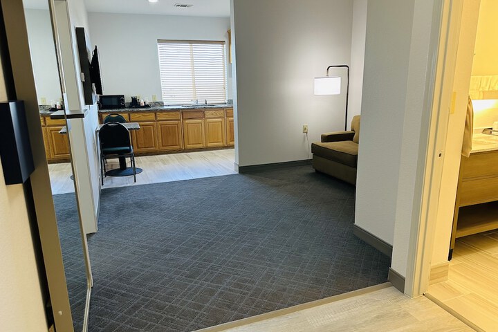 Room 32 of 52