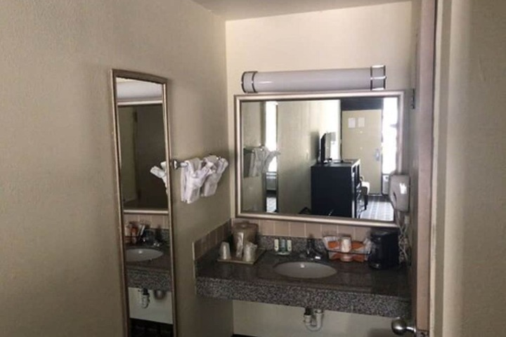 Room 26 of 54