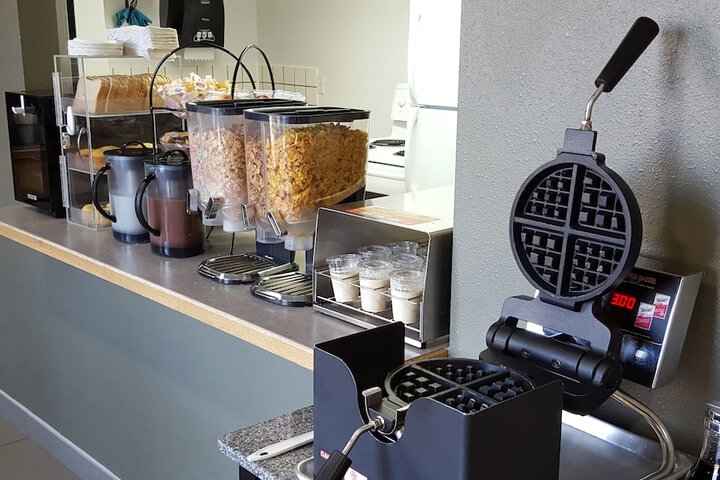 Breakfast/Coffee Service 36 of 40