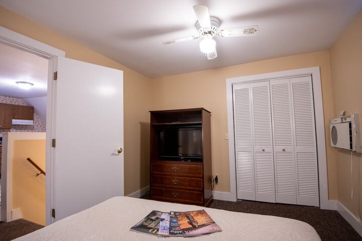 Room 18 of 77