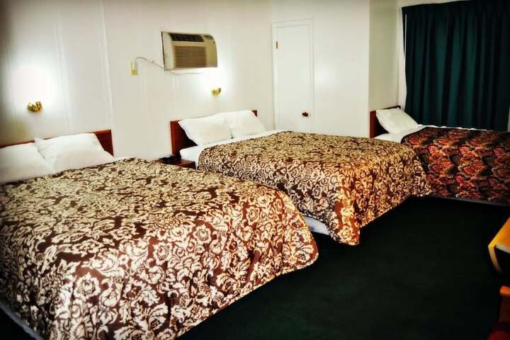Room 10 of 19
