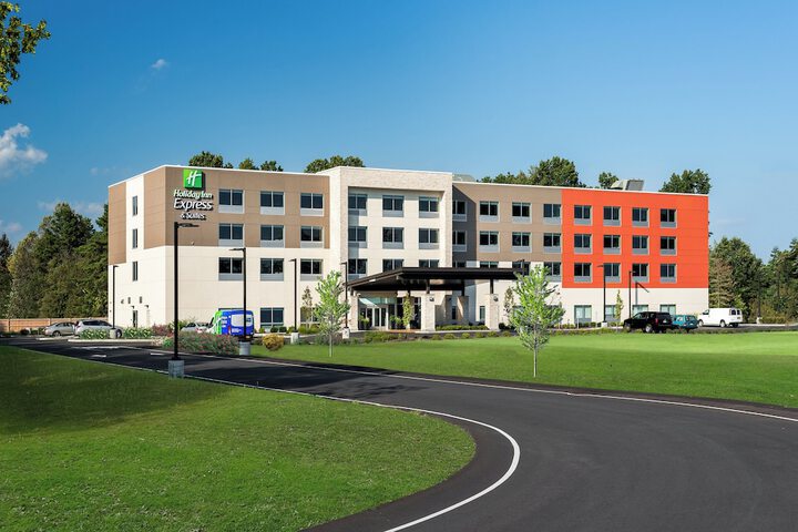 Holiday Inn Express Queensbury - Lake George Area by IHG