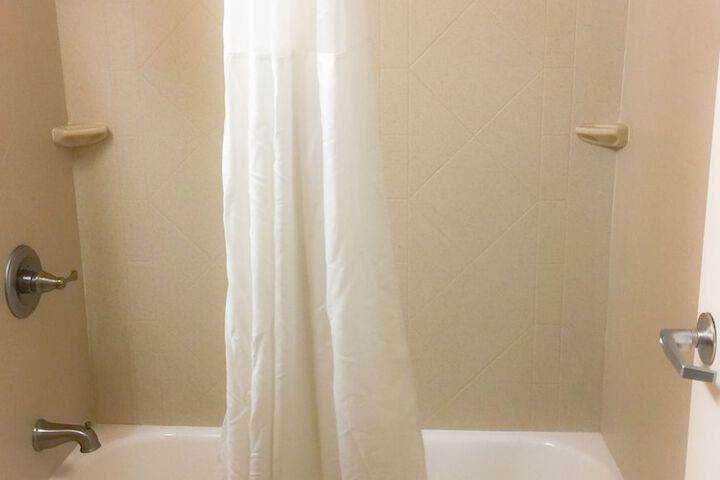 Room 25 of 32