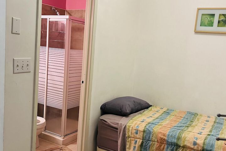 Room 22 of 73