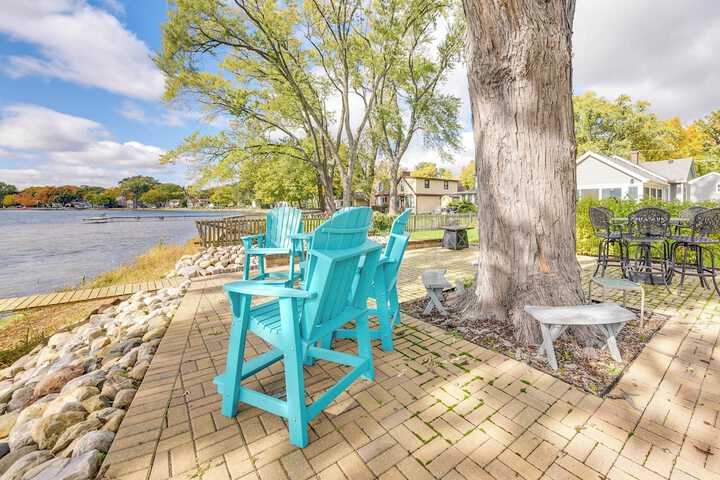 Lakefront Antioch Cottage w / Dock & Gas Grill!