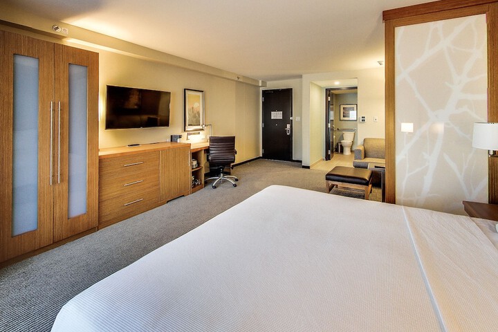 Room 9 of 12