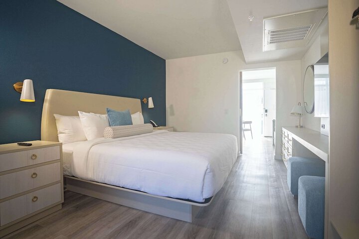 Room 21 of 43