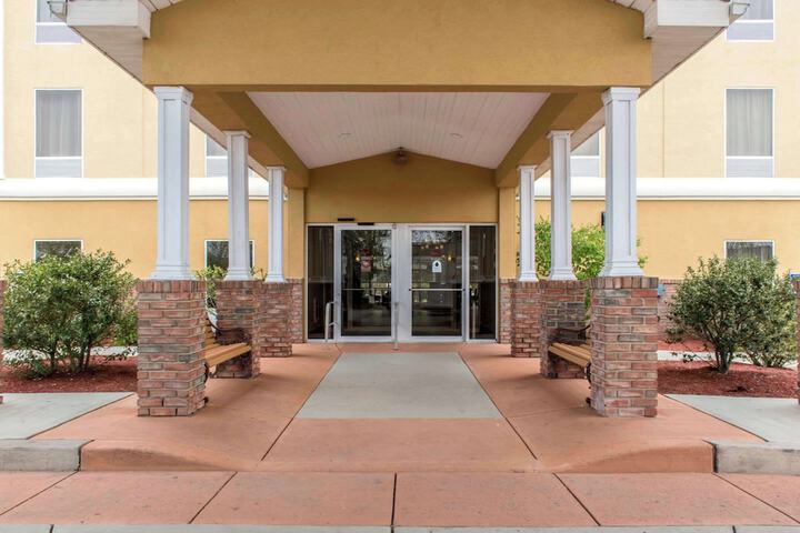Hotel 3 of 63