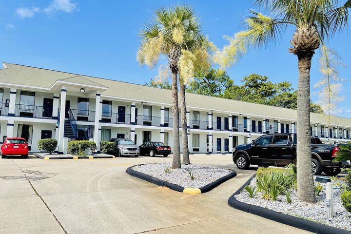 Hotel 7 of 44