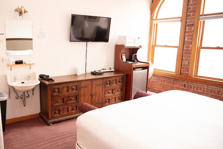 Room 48 of 110