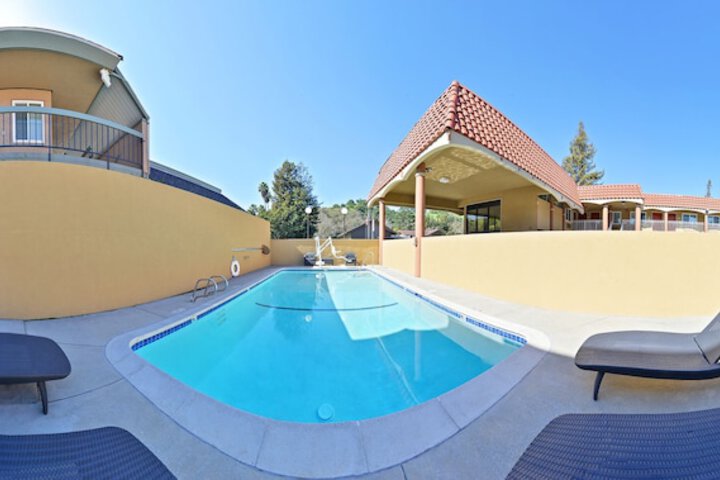 Pool 5 of 32