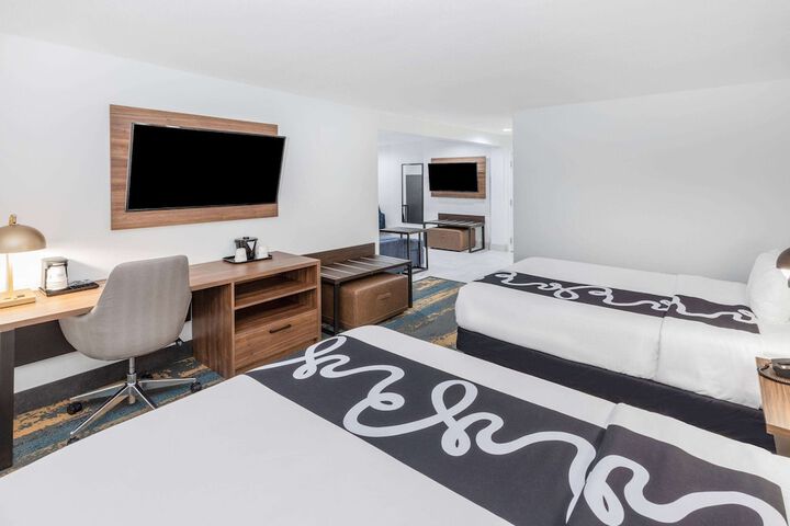 Room 34 of 47