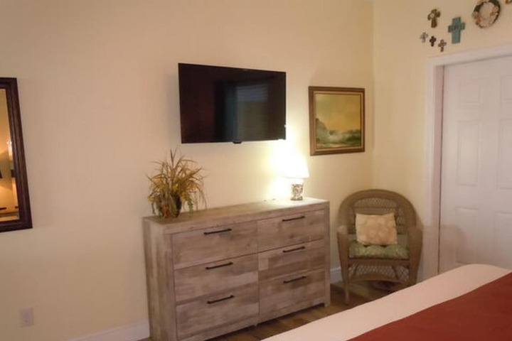 Beachgate CondoSuites and Oceanfront Resort