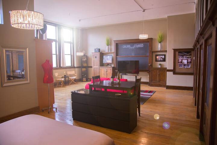 Room 23 of 185
