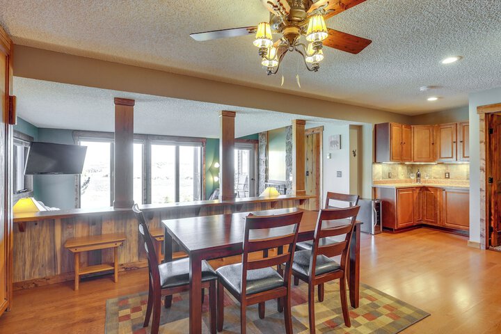 Ski-in / ski-out Granby Ranch Escape With Balcony!