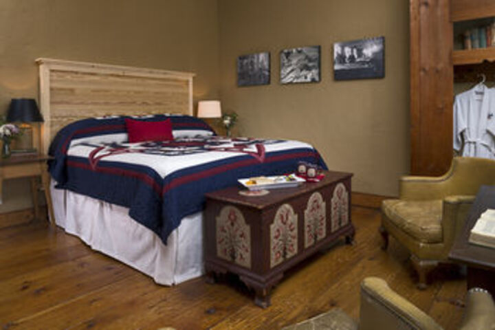 Historic Smithton Inn