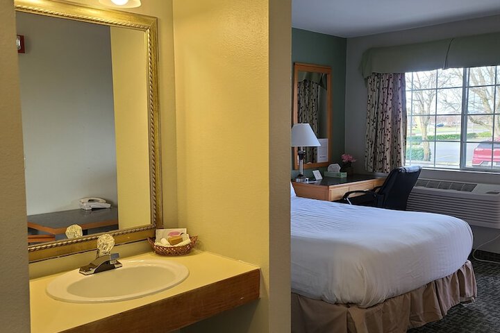Room 10 of 47