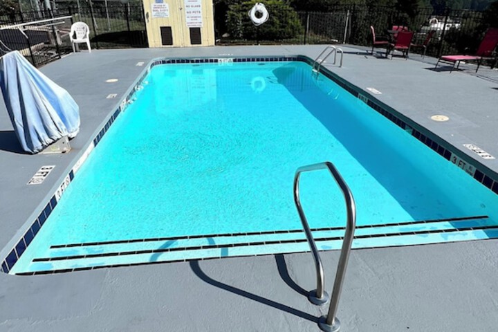 Pool 4 of 35