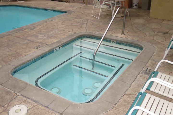 Pool 17 of 60