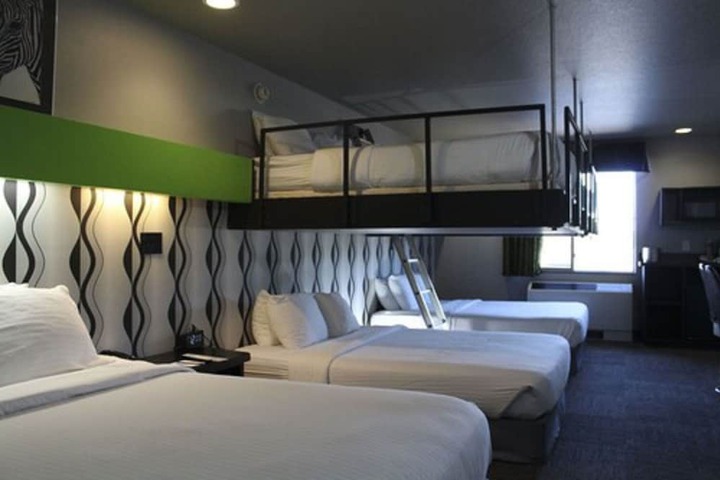 Room 46 of 91
